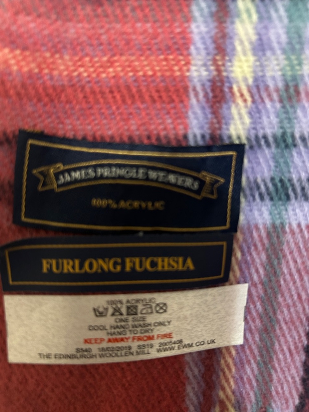 LiKe💙for $3 off🚎 James Pringle Weavers pink purple plaid acrylic scarf - Picture 3 of 3